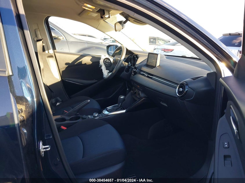 VIN 3MYDLBYV3JY315629 2018 TOYOTA YARIS IA
