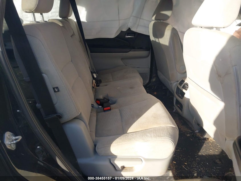 VIN 5FNYF6H19JB033728 2018 HONDA PILOT LX