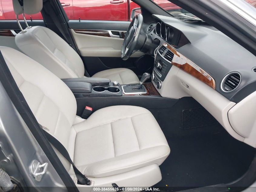2013 MERCEDES-BENZ C 350 SPORT - WDDGF5HB7DR249046