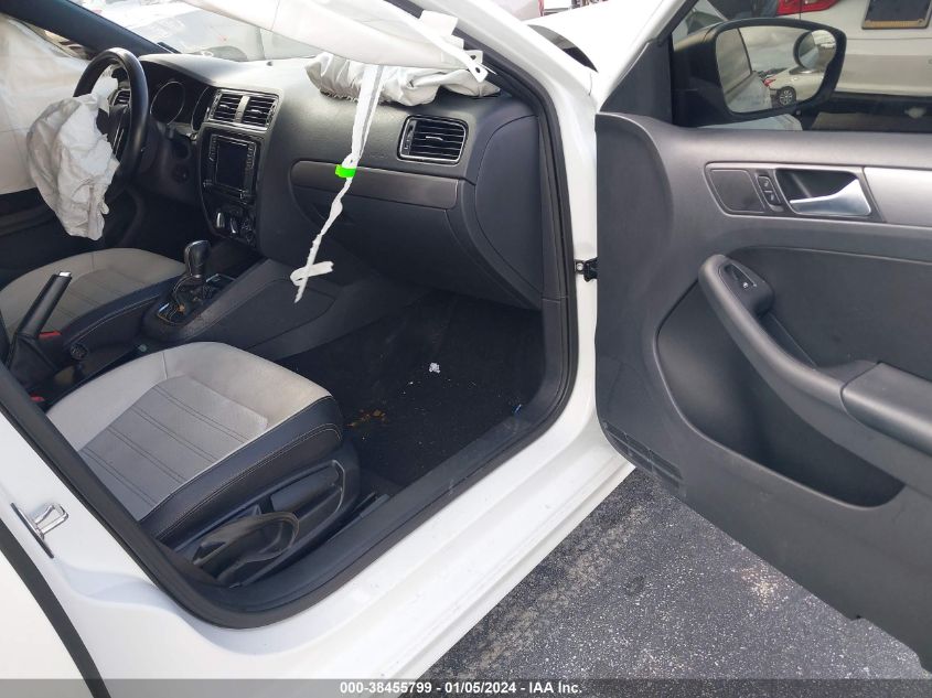 2016 VOLKSWAGEN JETTA SPORT - 3VWD17AJ9GM412128