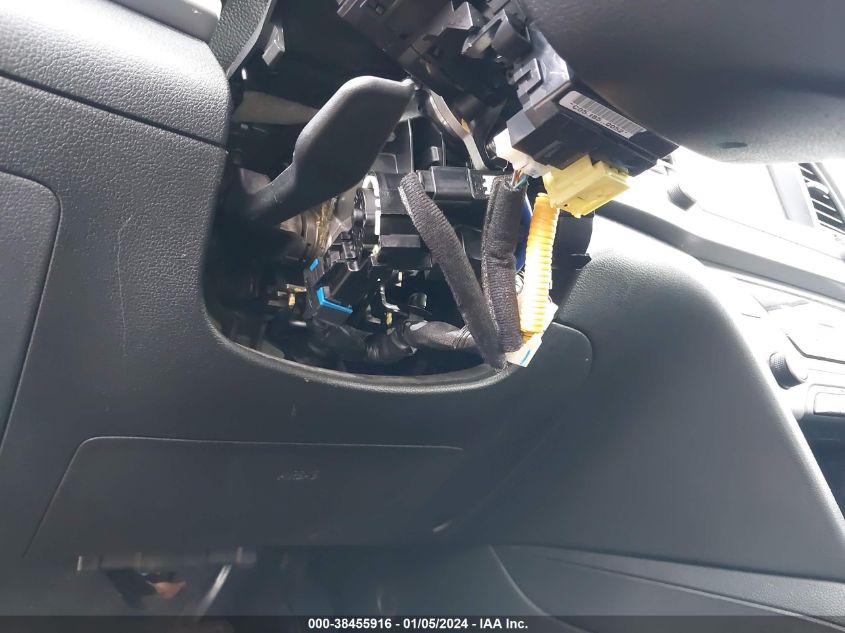 2018 HYUNDAI ELANTRA SEL - KMHD84LF0JU705940