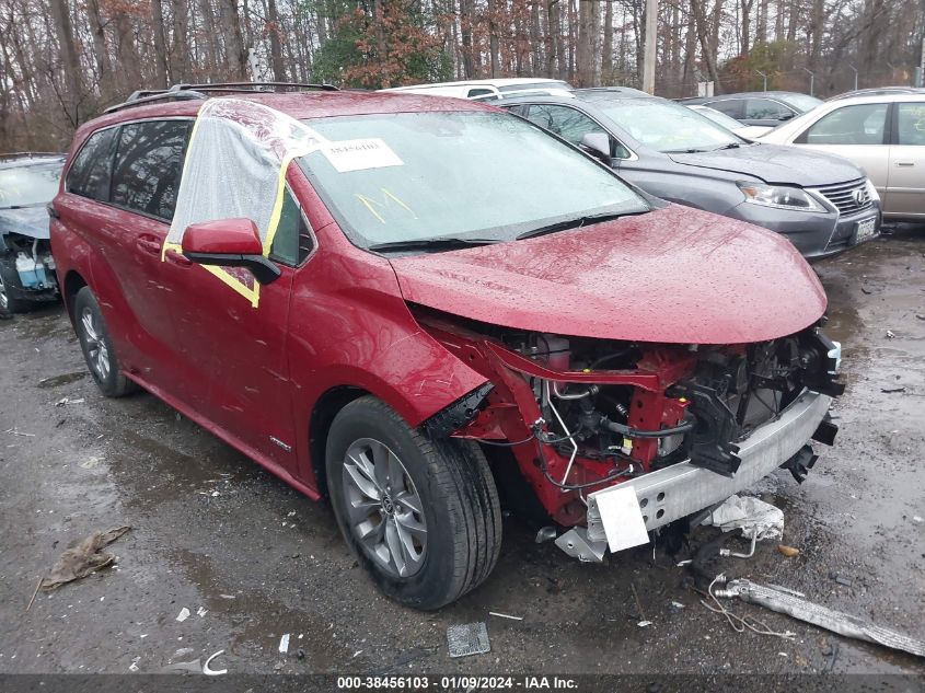2021 TOYOTA SIENNA LE - 5TDKRKEC3MS073881