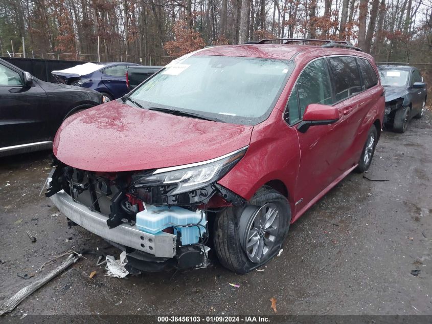 2021 TOYOTA SIENNA LE - 5TDKRKEC3MS073881
