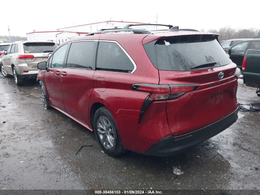 2021 TOYOTA SIENNA LE - 5TDKRKEC3MS073881