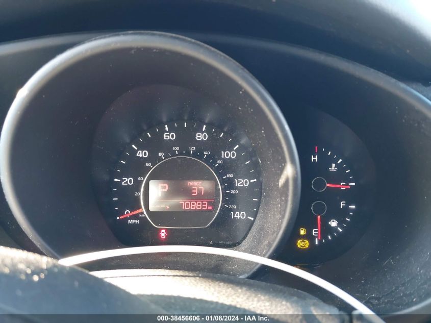 2015 KIA SOUL + - KNDJP3A54F7777213