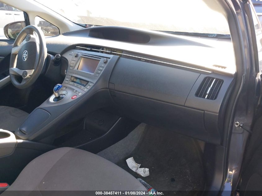 2015 TOYOTA PRIUS TWO - JTDKN3DU3F1975006