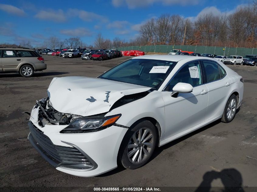2021 TOYOTA CAMRY LE - 4T1C11AKXMU476377
