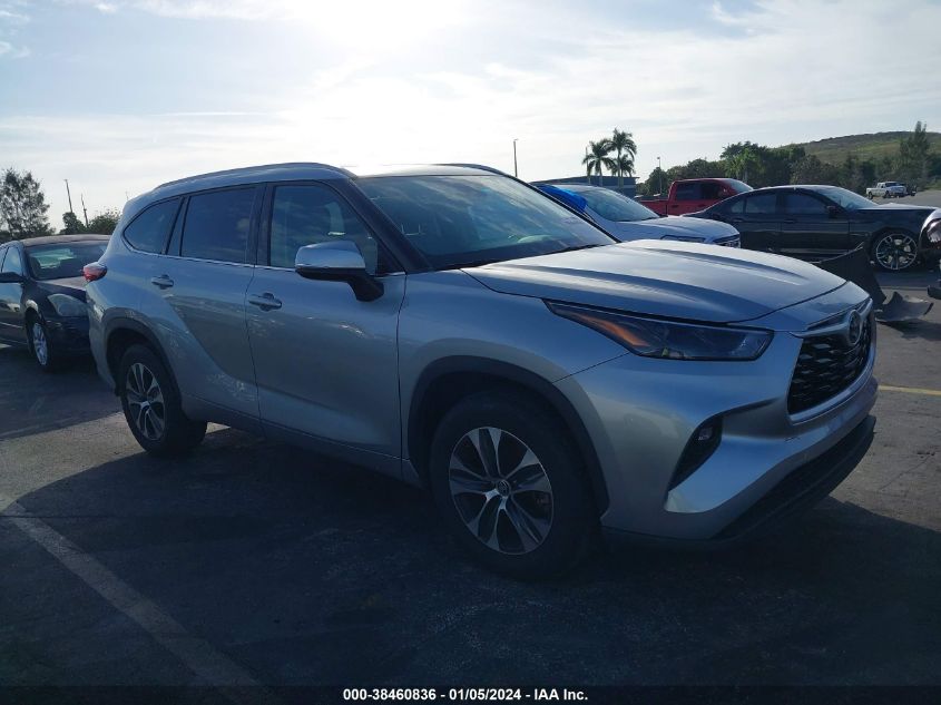 2022 TOYOTA HIGHLANDER XLE - 5TDGZRAH9NS098205