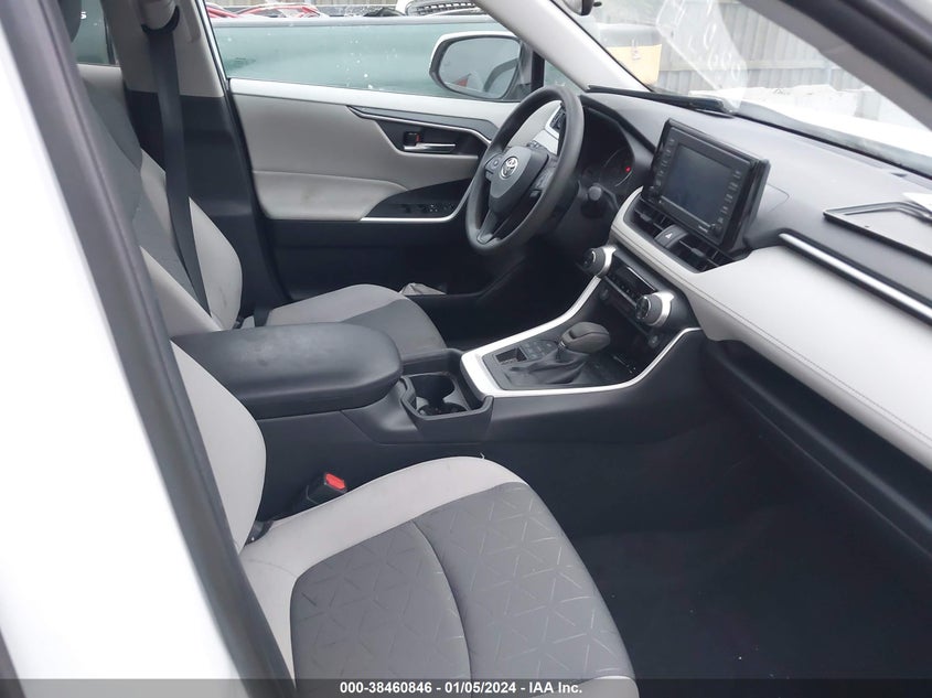 VIN 2T3P1RFV6MW221476 2021 TOYOTA RAV4 XLE