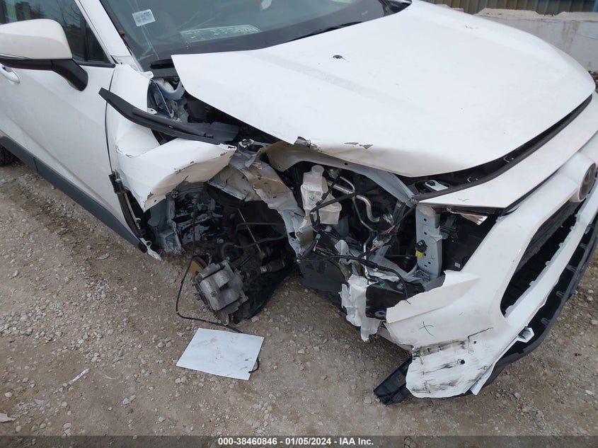 VIN 2T3P1RFV6MW221476 2021 TOYOTA RAV4 XLE