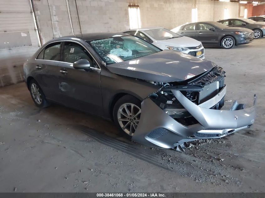 2019 MERCEDES-BENZ A 220 - WDD3G4EB1KW033749
