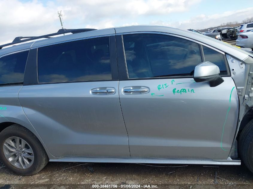 2022 TOYOTA SIENNA XLE - 5TDYRKEC6NS110479