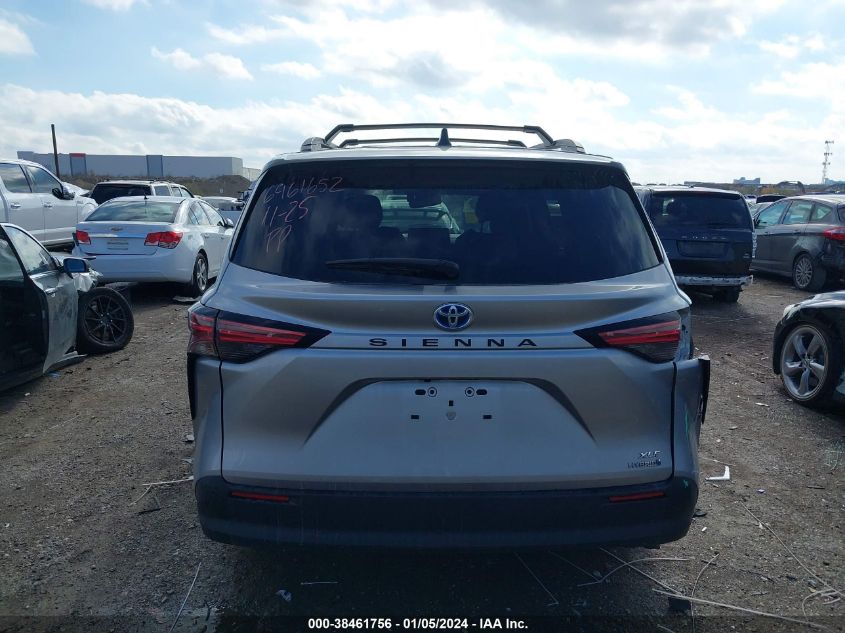 2022 TOYOTA SIENNA XLE - 5TDYRKEC6NS110479