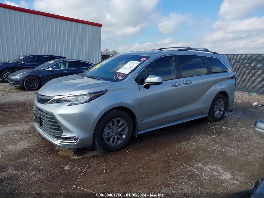 2022 TOYOTA SIENNA XLE - 5TDYRKEC6NS110479