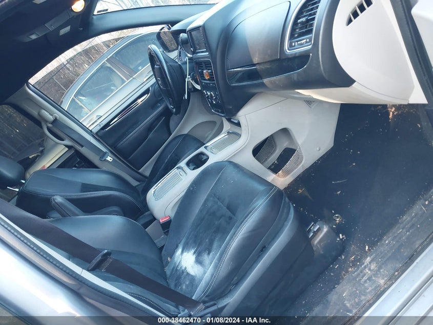 VIN 2C4RDGCG8JR302334 2018 DODGE GRAND CARAVAN SXT