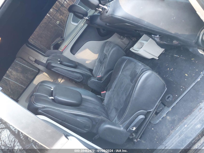 VIN 2C4RDGCG8JR302334 2018 DODGE GRAND CARAVAN SXT