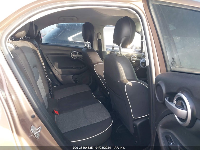 VIN ZFBCFYAB0HP607449 2017 FIAT 500X POP