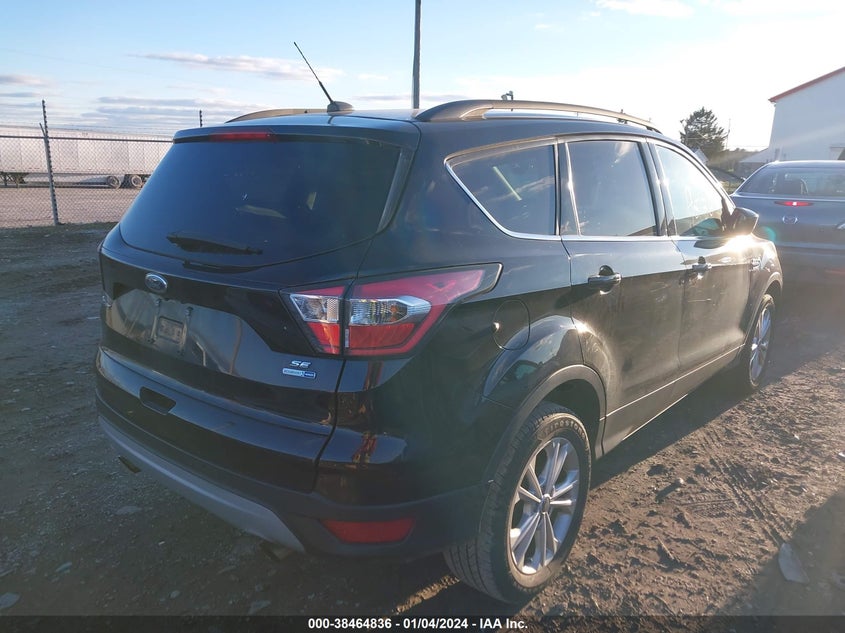VIN 1FMCU9GD3HUB55558 2017 FORD ESCAPE SE