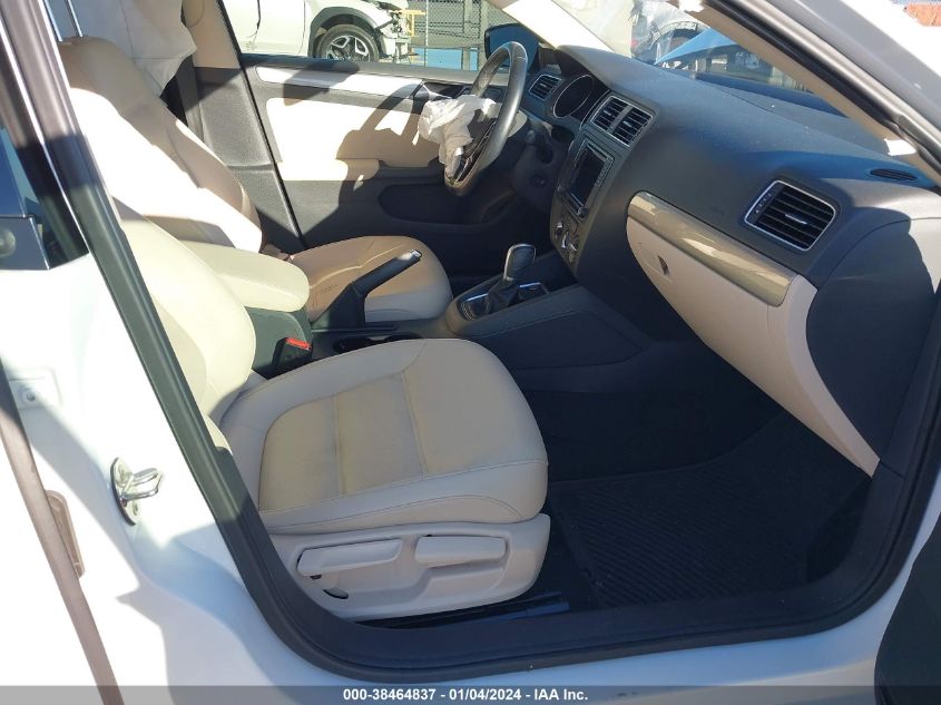 2017 VOLKSWAGEN JETTA 1.4T SE - 3VWDB7AJ6HM241823