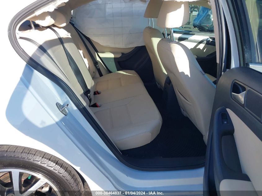 2017 VOLKSWAGEN JETTA 1.4T SE - 3VWDB7AJ6HM241823