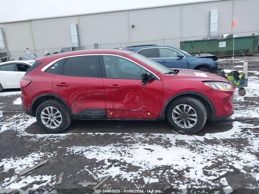 VIN 1FMCU9G69LUB10974 2020 FORD ESCAPE SE