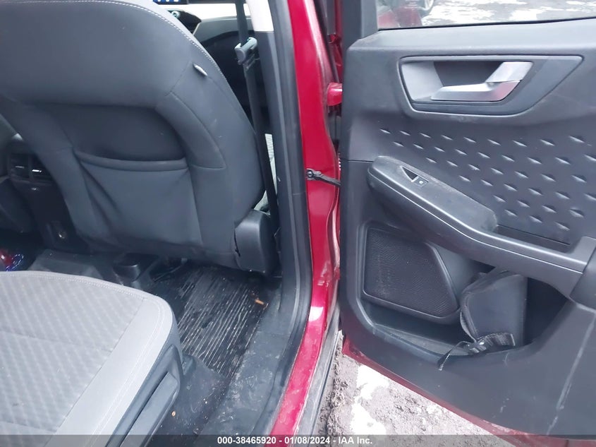 VIN 1FMCU9G69LUB10974 2020 FORD ESCAPE SE