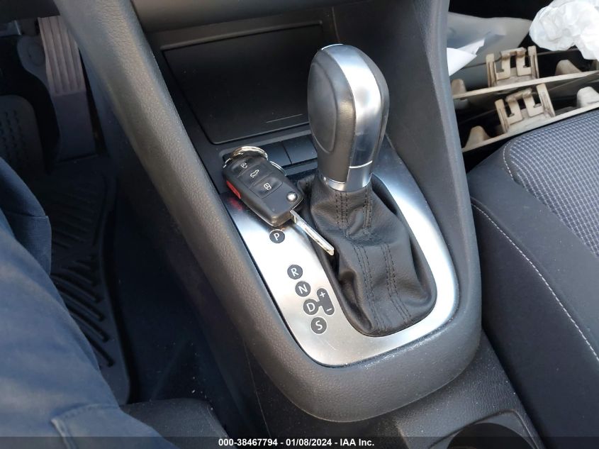 2014 VOLKSWAGEN GOLF 2.5L - WVWDB7AJ5EW009714