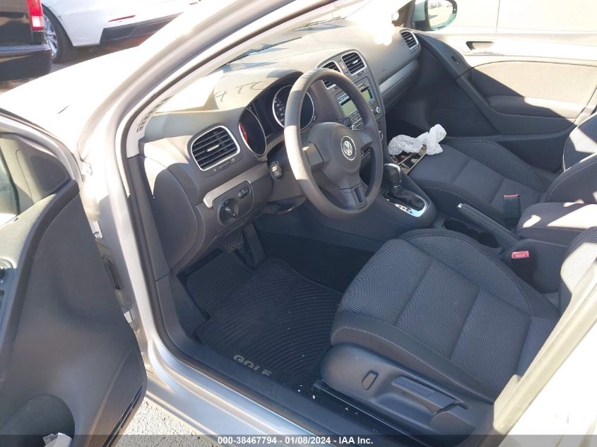 2014 VOLKSWAGEN GOLF 2.5L - WVWDB7AJ5EW009714