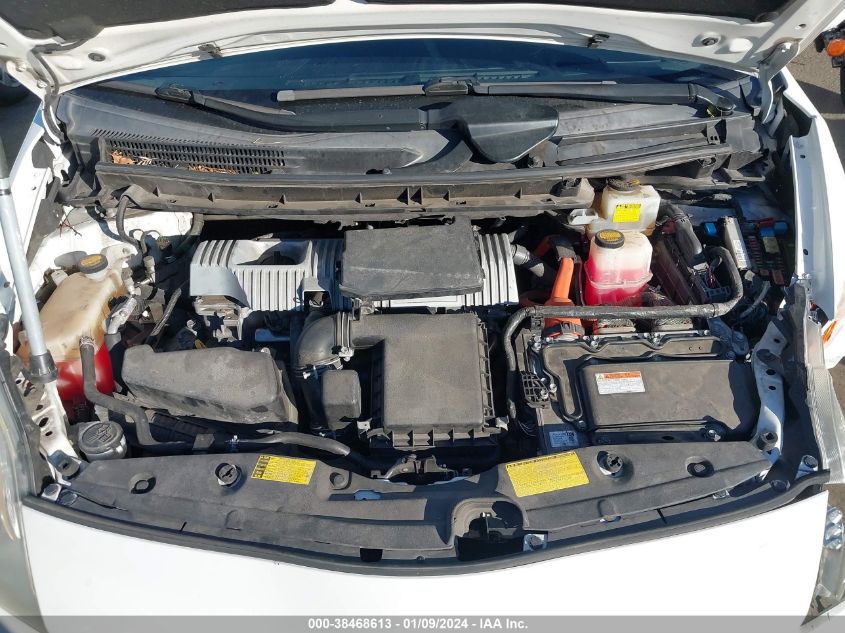2013 TOYOTA PRIUS FOUR - JTDKN3DUXD5635230