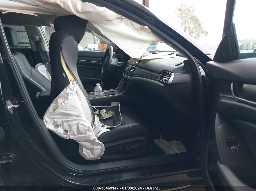 VIN 1HGCV2F97KA024309 2019 HONDA ACCORD TOURING