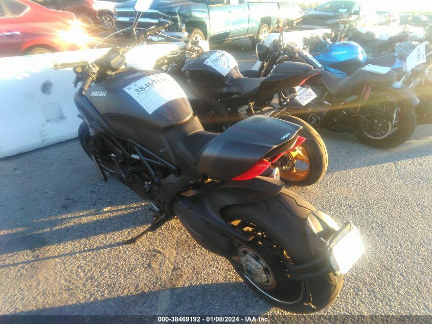 2017 DUCATI DIAVEL ZDM13BSW8HB029761