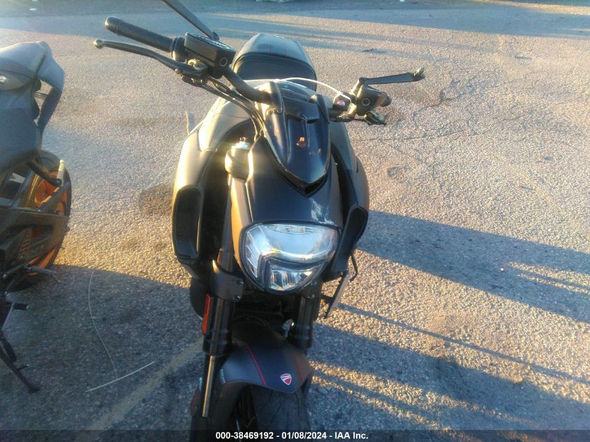 2017 DUCATI DIAVEL ZDM13BSW8HB029761