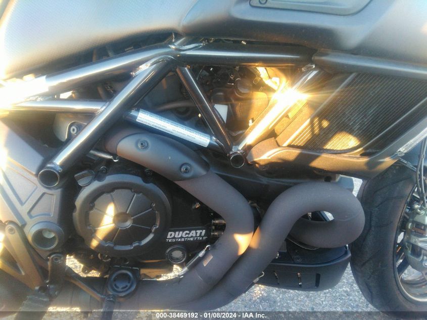 2017 DUCATI DIAVEL ZDM13BSW8HB029761