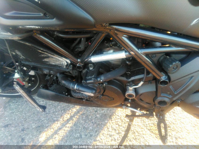 2017 DUCATI DIAVEL ZDM13BSW8HB029761