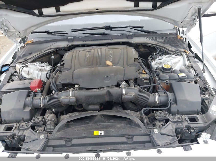 VIN SAJAD4BV1HA960346 2017 JAGUAR XE PREMIUM