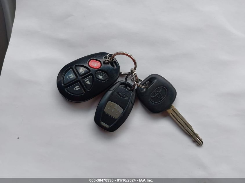 2014 TOYOTA SIENNA XLE V6 8 PASSENGER - 5TDYK3DC9ES442895