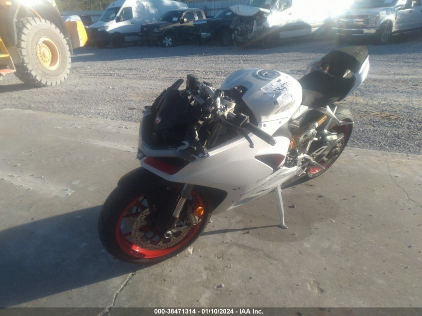 2022 DUCATI PANIGALE V2 - ZDMHAATW8NB009387