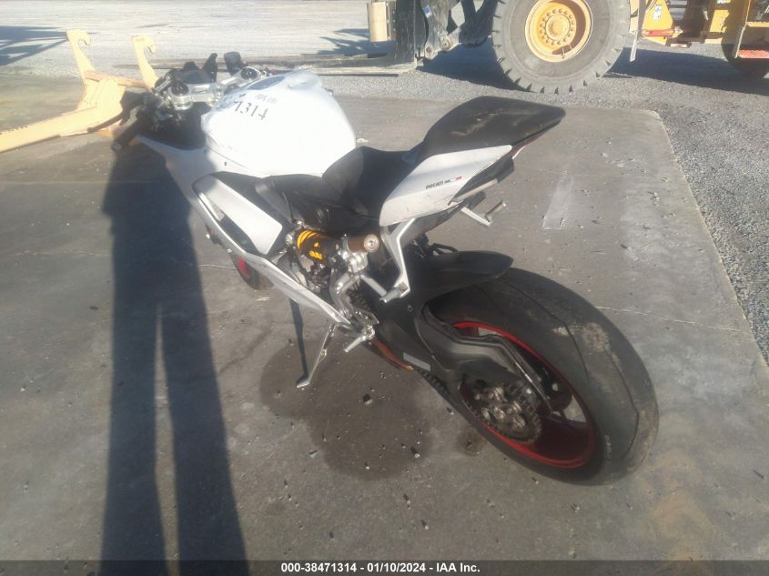 2022 DUCATI PANIGALE V2 - ZDMHAATW8NB009387