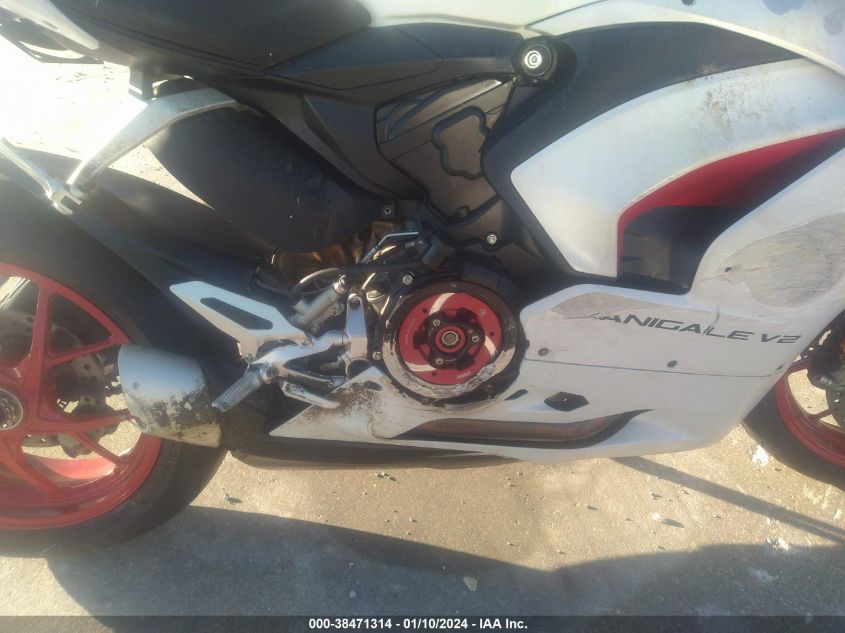 2022 DUCATI PANIGALE V2 - ZDMHAATW8NB009387
