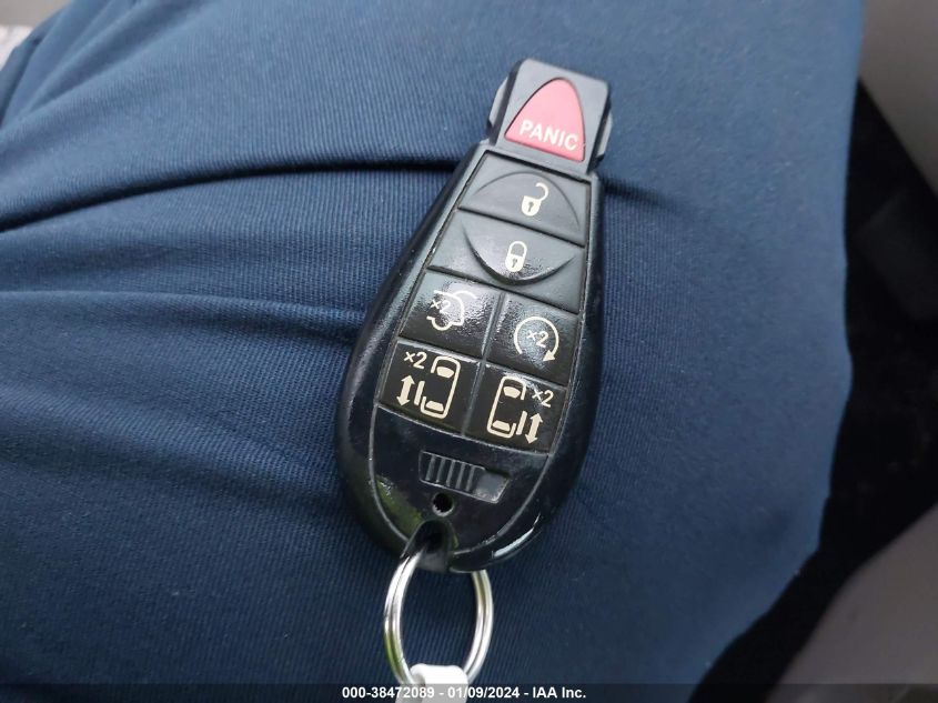 2017 DODGE GRAND CARAVAN SXT - 2C4RDGCG5HR596284