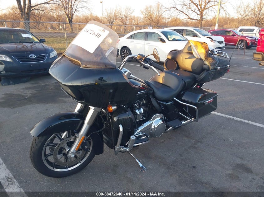 VIN 1HD1KGD10JB643964 2018 HARLEY-DAVIDSON FLTRU