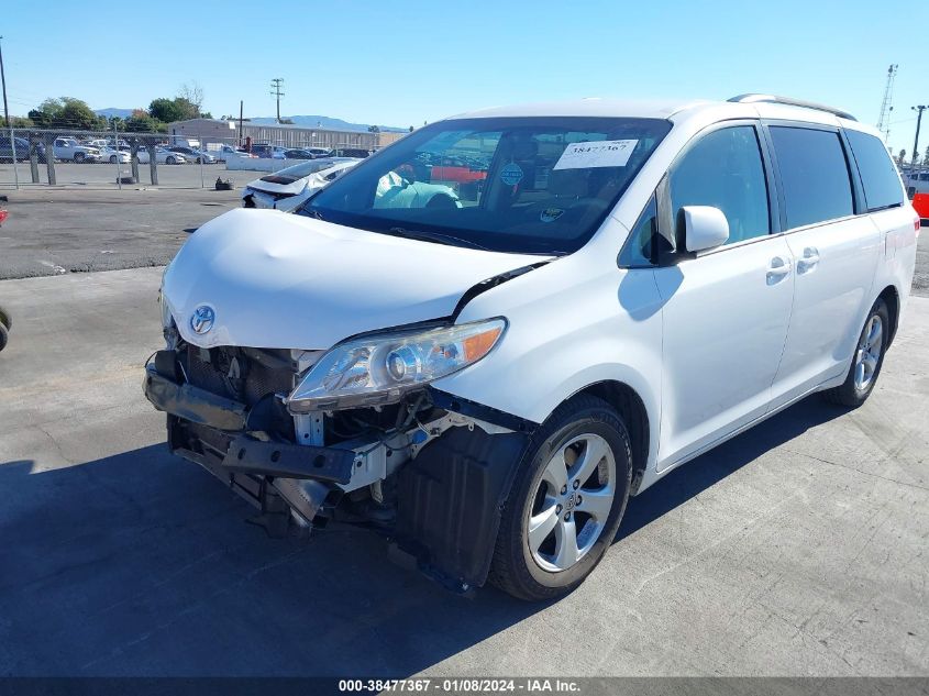 5TDKK3DC3ES487093 2014 TOYOTA SIENNA - Image 2