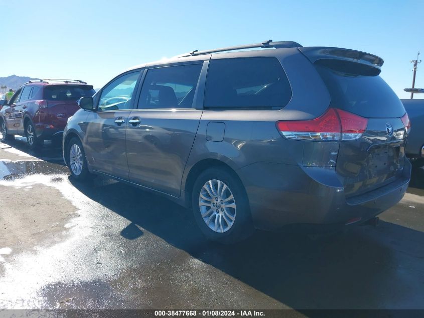 5TDYK3DC1DS402308 2013 TOYOTA SIENNA, photo no. 3