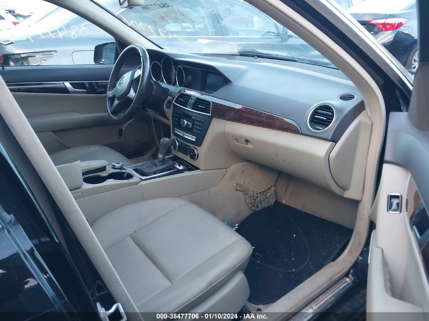 2014 MERCEDES-BENZ C 300 LUXURY 4MATIC/SPORT 4MATIC - WDDGF8ABXEG224618