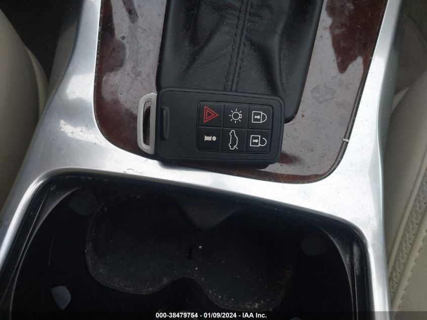 2013 VOLVO XC70 T6 - YV4902BZ8D1168691