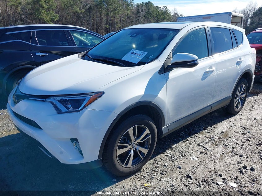 VIN JTMWFREV2JJ746821 2018 TOYOTA RAV4 XLE