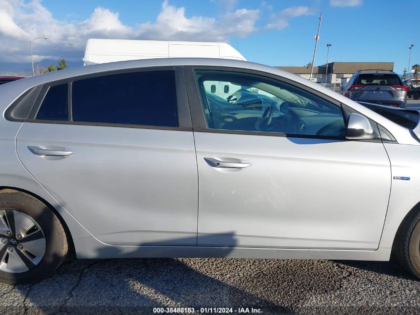 VIN KMHC65LC8HU049462 2017 HYUNDAI IONIQ HYBRID BLUE