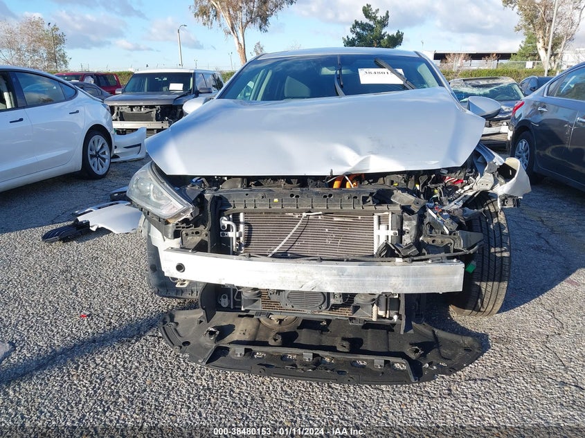 VIN KMHC65LC8HU049462 2017 HYUNDAI IONIQ HYBRID BLUE