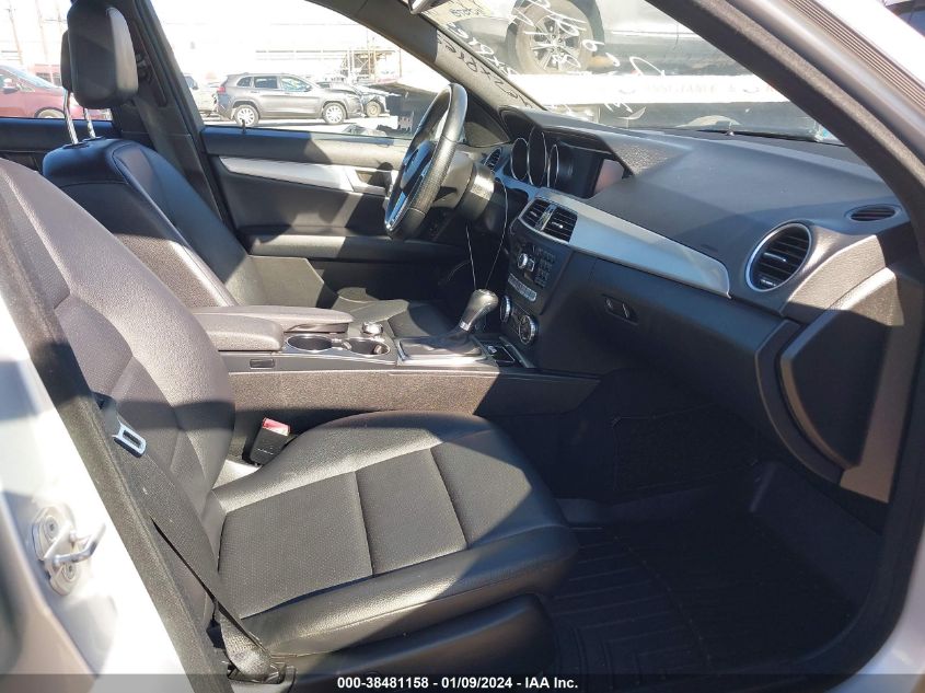 2013 MERCEDES-BENZ C 300 LUXURY 4MATIC/SPORT 4MATIC - WDDGF8AB6DR282082