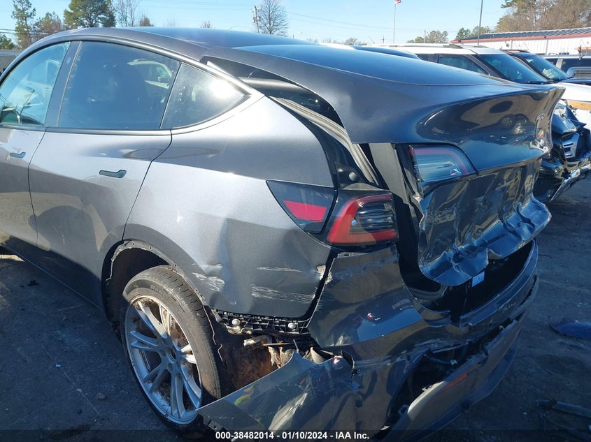 VIN 7SAYGDEE1NA005629 2022 TESLA MODEL Y LONG RANGE DUAL MOTOR ALL-WHEEL DRIVE